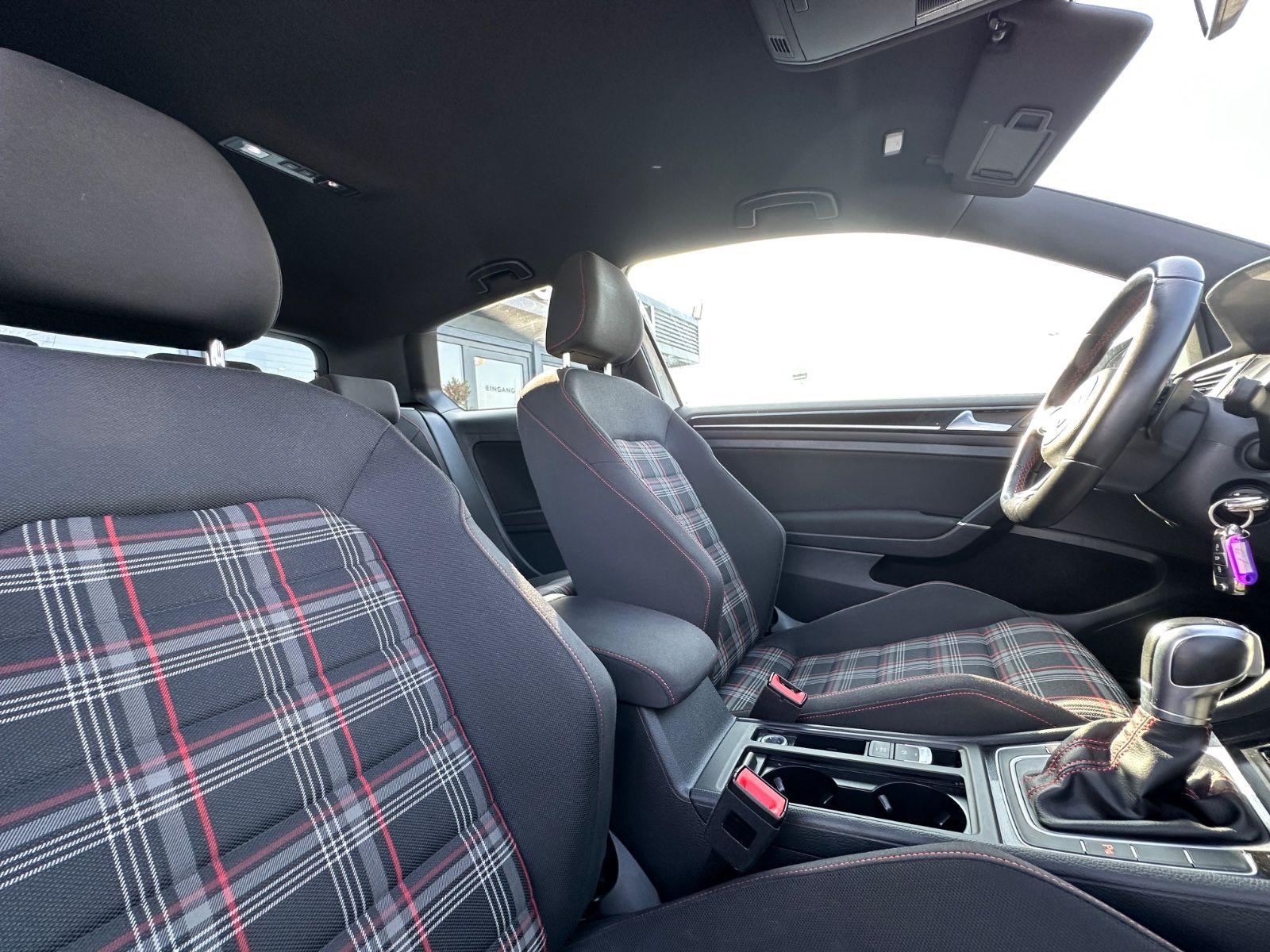 Volkswagen Golf VII 2.0 TSI DSG GTI Lim.*BI-XENON* foto 22