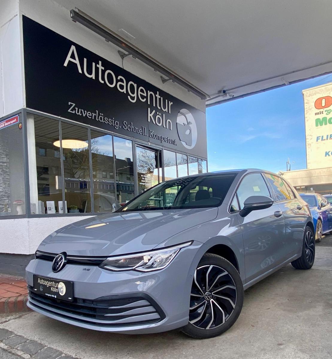 Volkswagen Golf VIII Lim. Life *NAVI*PDC*LED*