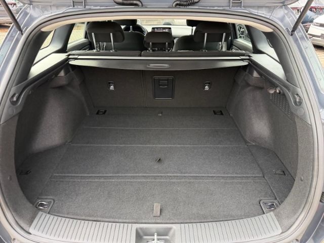 Fahrzeugabbildung Hyundai i30 1.6 cw Trend +CARPLAY+KLIMA+PDC+RFK+SHZ+UVM+