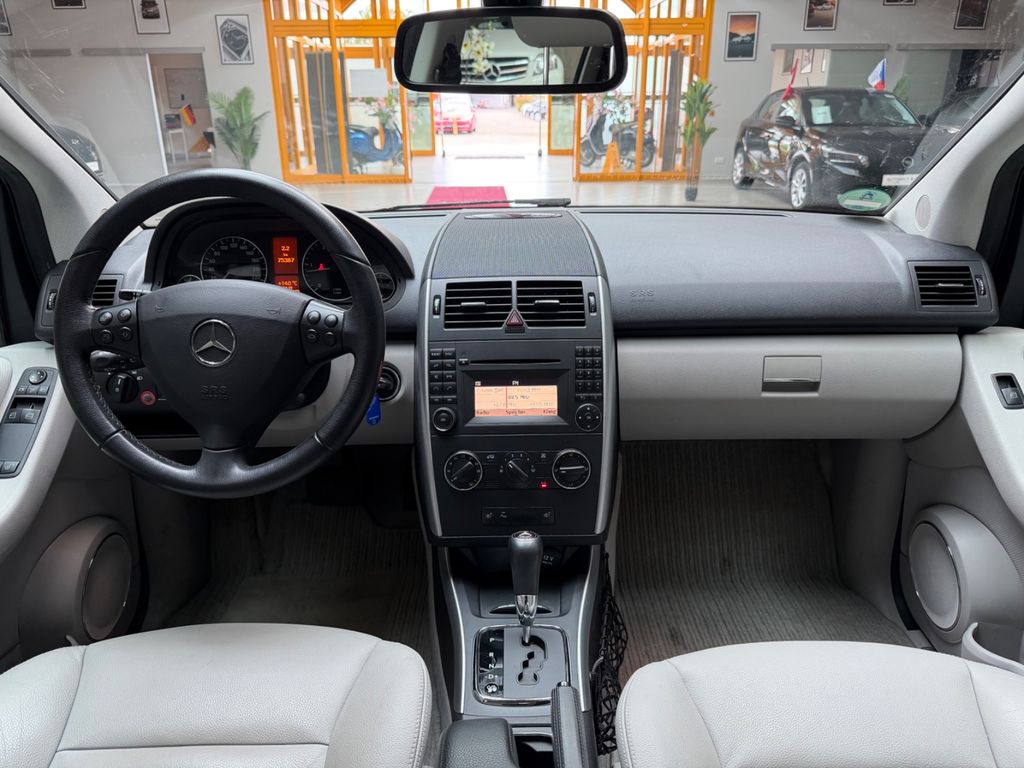 MERCEDES-BENZ A 200 CDI Avantgarde|Automatik|PDC|SHZ|Klima MERCEDES-BENZ A 200 CDI Avantgarde|Automatik|PDC|SHZ|Klima