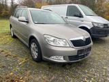 Skoda Octavia 2.0 TDI Combi Ambiente - Skoda Octavia aus 2009 mit Diesel-Antrieb