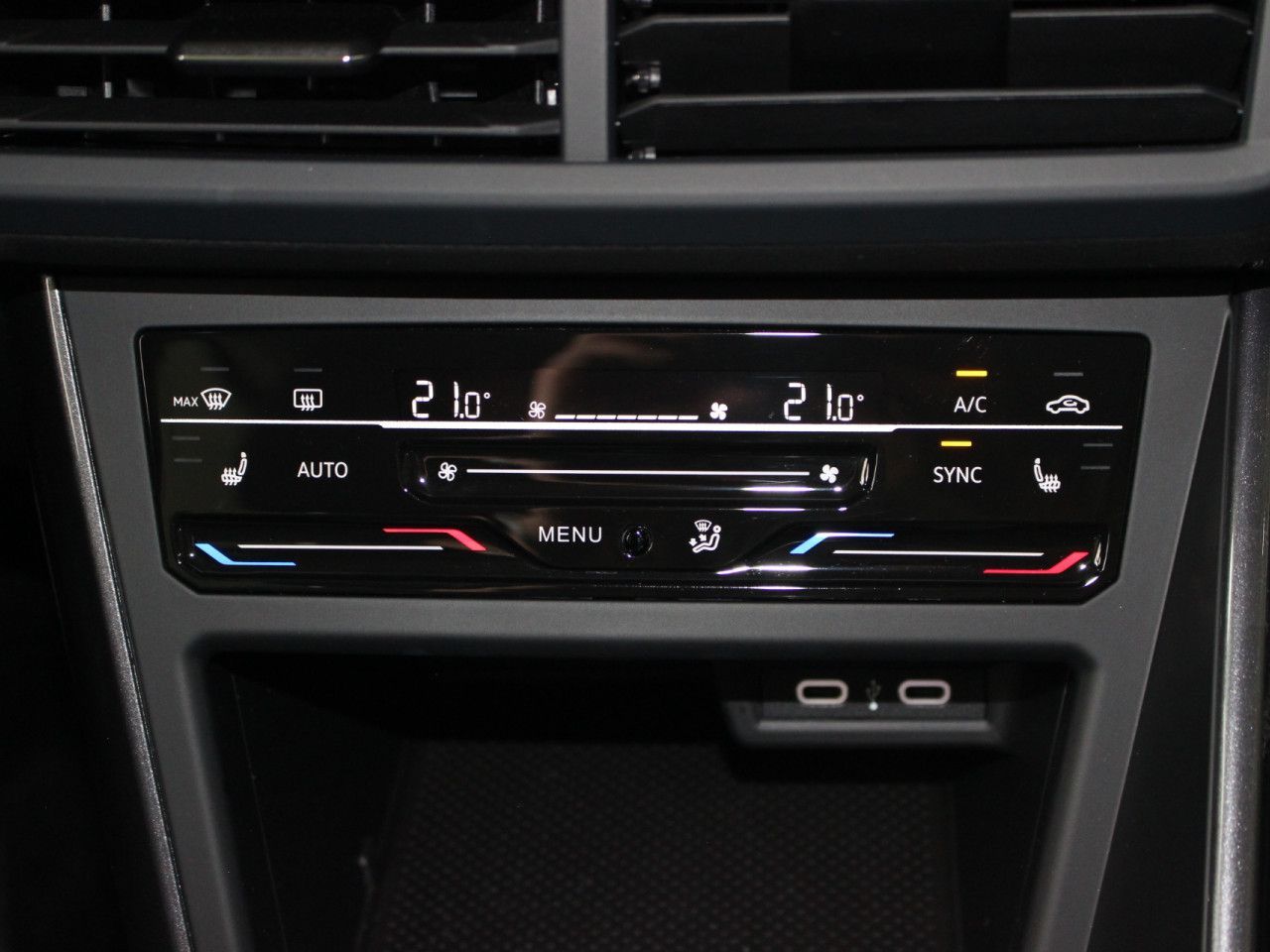 Fahrzeugabbildung Volkswagen Polo 1.0 TSI Style Matrix/ACC/Navi/PDC