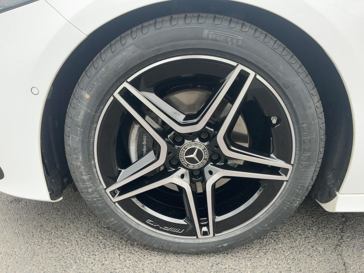Fahrzeugabbildung Mercedes-Benz A 180 AMG/Night/Kamera/LED/AHK