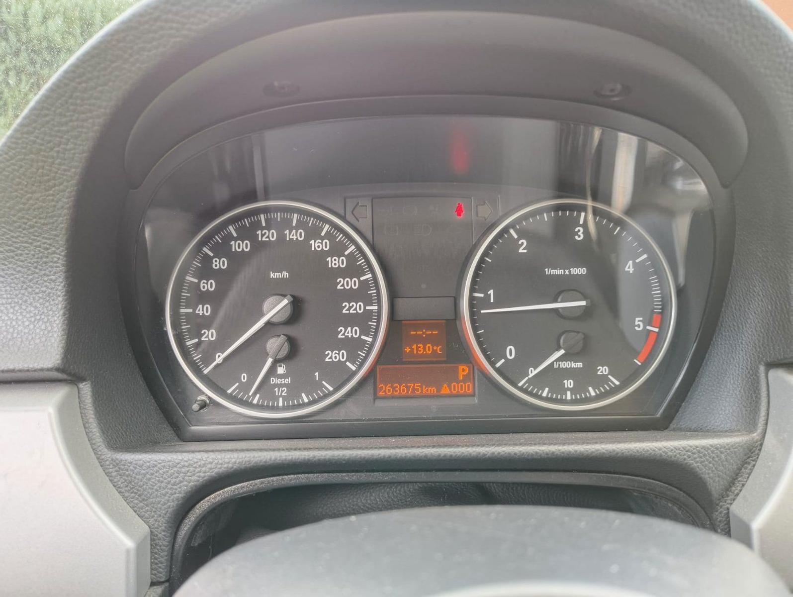 BMW 320 2008 — photo 6