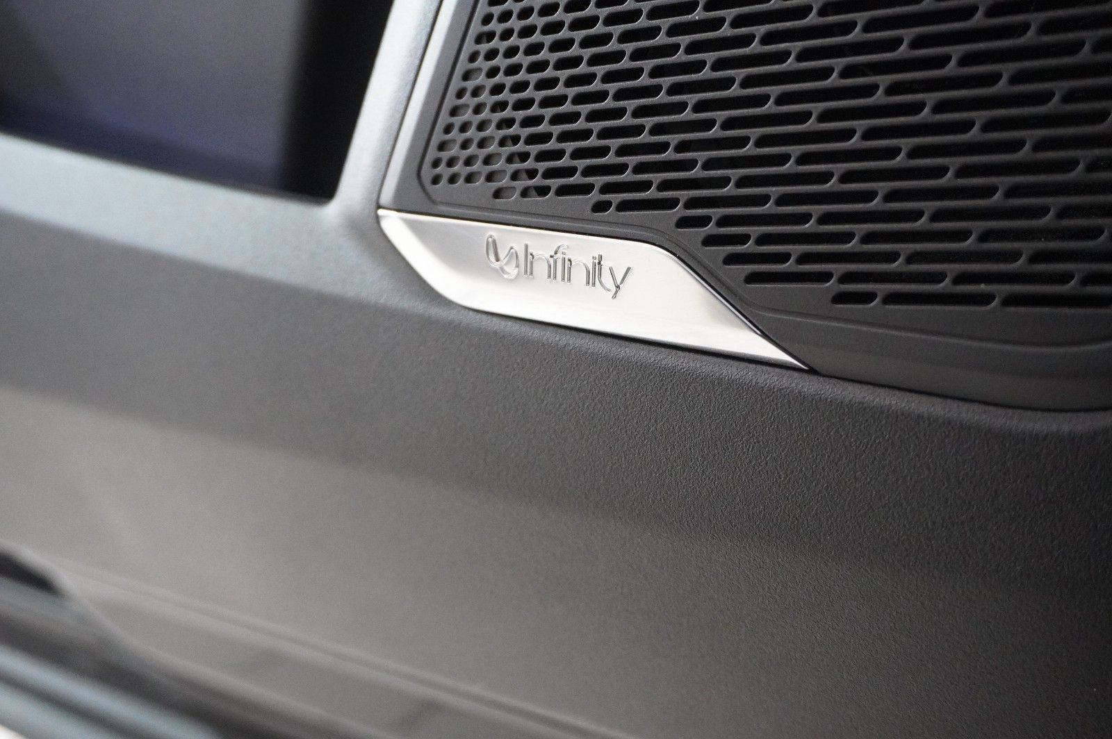 Fahrzeugabbildung Lynk&Co 01 1.5T HEV HYBRID NAVI/LED/SPORT/VIRT./PANO/DAB