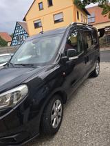 Fiat Doblo 1.4 T-Jet 16V LOUNGE LOUNGE - Fiat Doblo LOUNGE mit Benzin-Antrieb