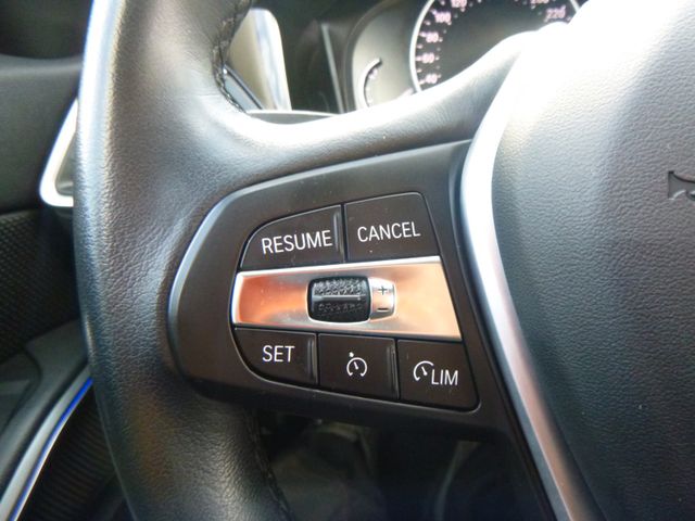 Fahrzeugabbildung BMW 320 i Touring >AUT/AHK/R-Kamera/PDC/LED<