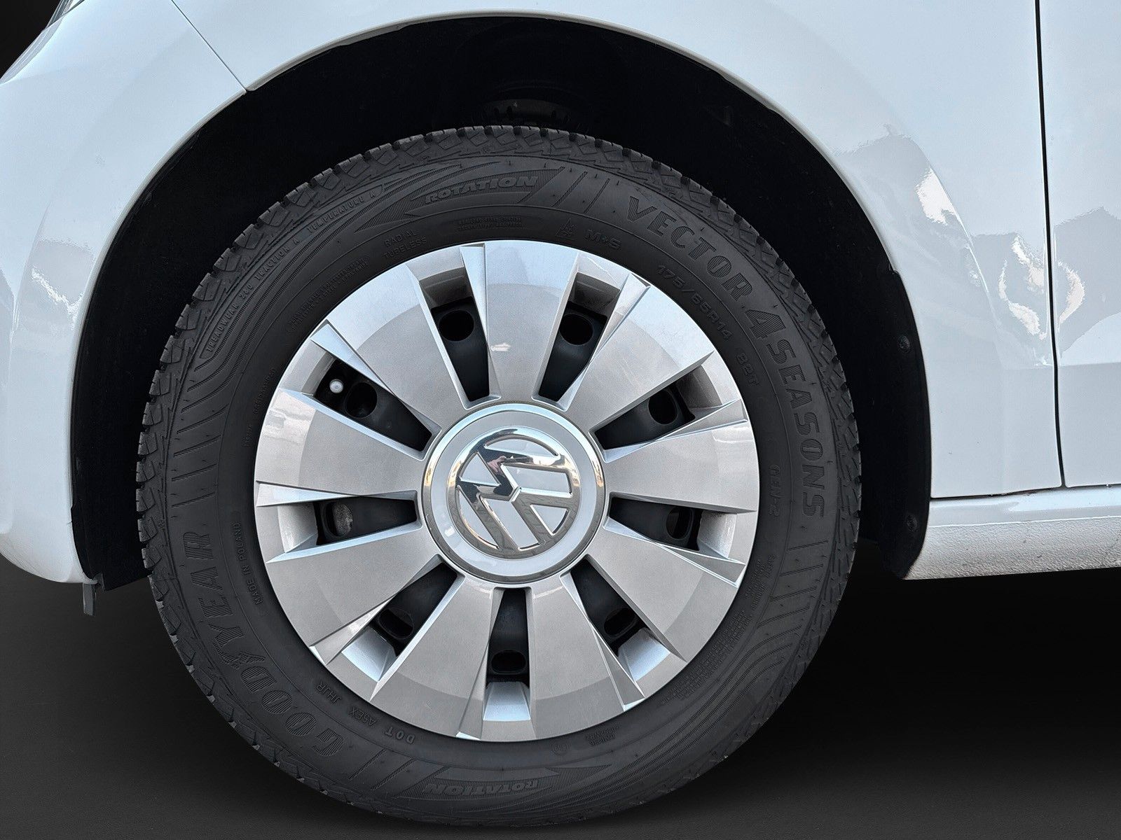 Fahrzeugabbildung Volkswagen up!move up!*Tempomat*1-Hand*wenig-km*Sitzheizung