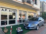 Lancia Delta 1.6 MJT DPF Platino - Lancia Delta mit Schiebedach