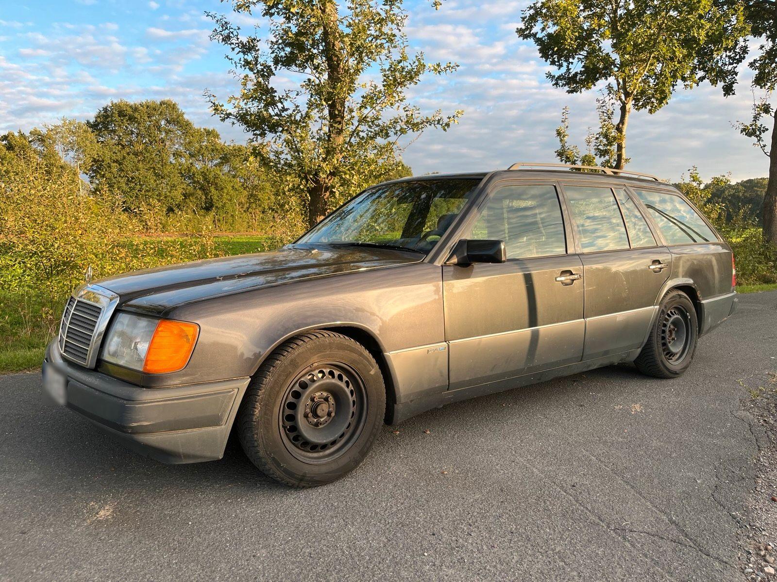 Mercedes-Benz 230