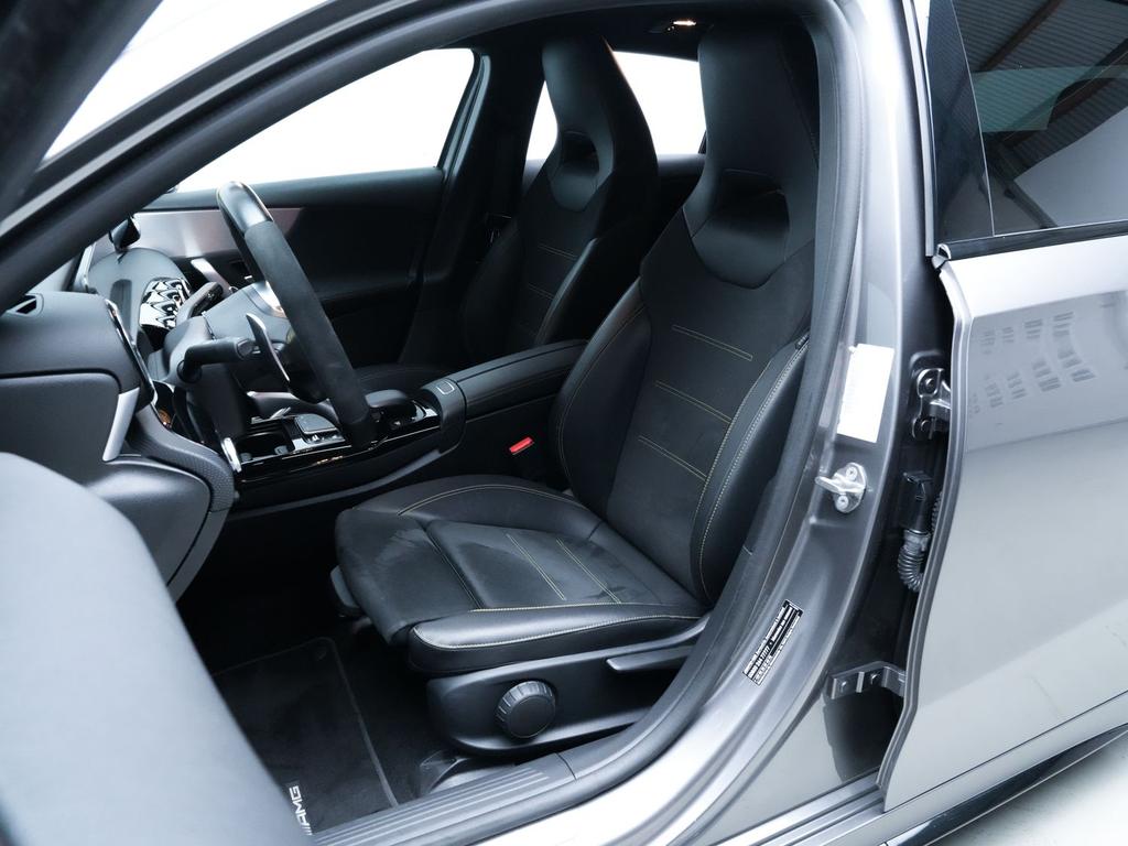 Mercedes-Benz A 45 AMG