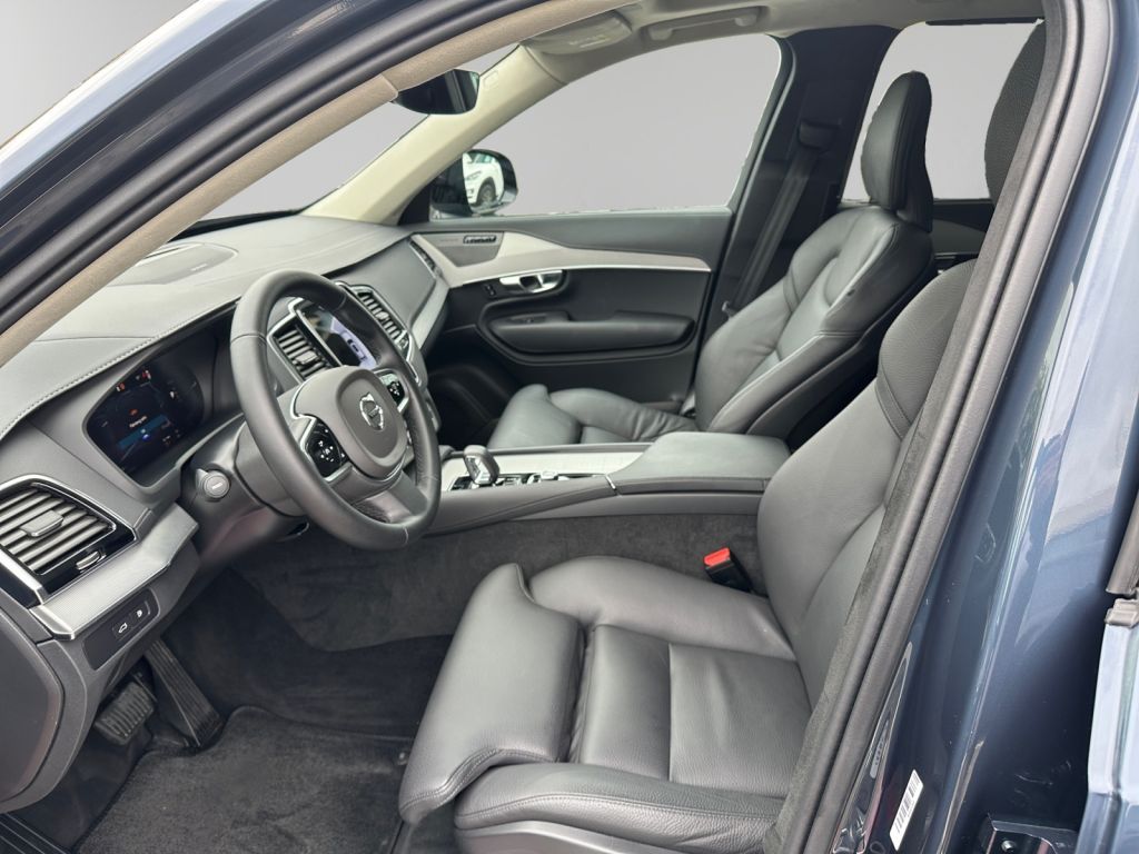 VOLVO XC90 T8 AWD Plug-in Hybrid Ultra Dark 360° AHK s VOLVO XC90 T8 AWD Plug-in Hybrid Ultra Dark 360° AHK s