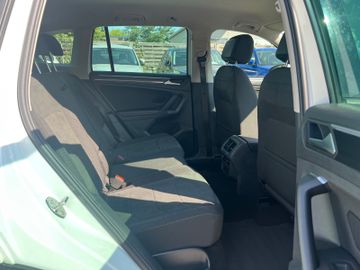 Volkswagen Tiguan - 12