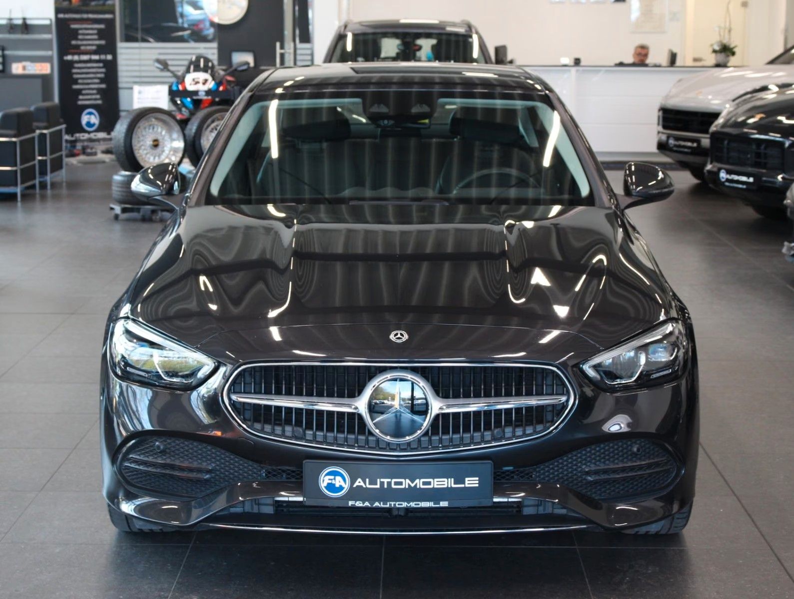 Fahrzeugabbildung Mercedes-Benz C 220 d Avantgarde HUD+Kamera+1.Hand