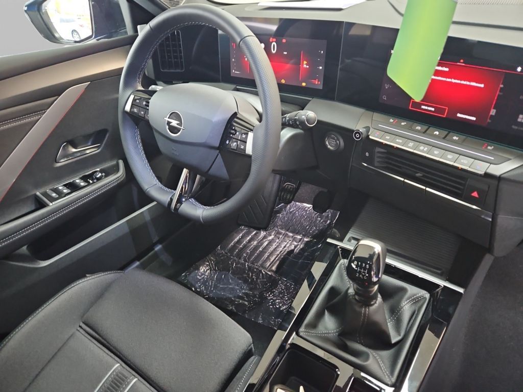 Fahrzeugabbildung Opel Astra Sports Tourer 1.2 Turbo GS AHZV