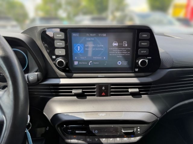 Fahrzeugabbildung Hyundai i20 Advanced 1.0 T-GDI +CARPLAY+TEMPOMAT+SHZ+RFK