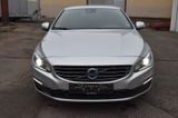 Volvo V60 Linje Svart*Automatik*Leder*Tüv Neu**Org. km - Volvo V60 mit Benzin-Antrieb: Navigationssystem, Kombi
