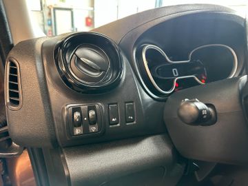 Opel Vivaro B Combi 2,7t *8Sitzer*Navi*AHK*Klima*