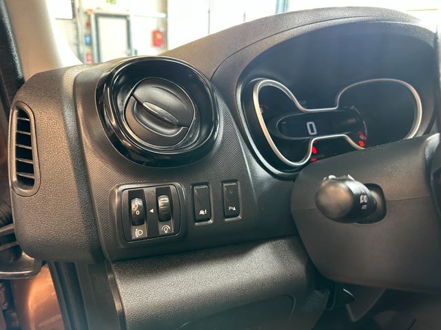 Opel Vivaro B Combi 2,7t *8Sitzer*Navi*AHK*Klima*