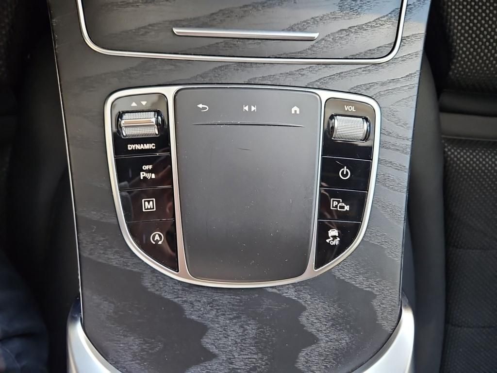 Fahrzeugabbildung Mercedes-Benz GLC 200 4M AHK Pano Navi LED SHZ Ambie. SpurH.
