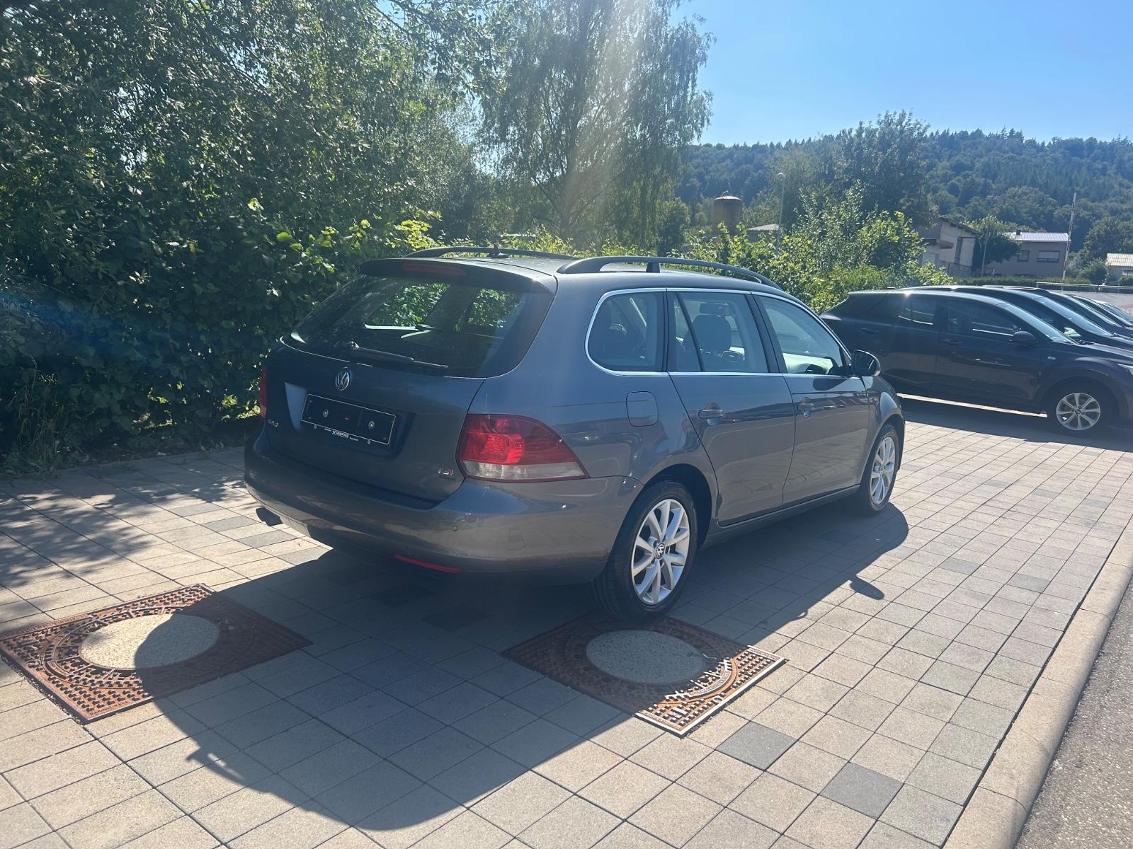Volkswagen Golf 2011 — двигун 1.390 cm³, 122 HP (90kW)