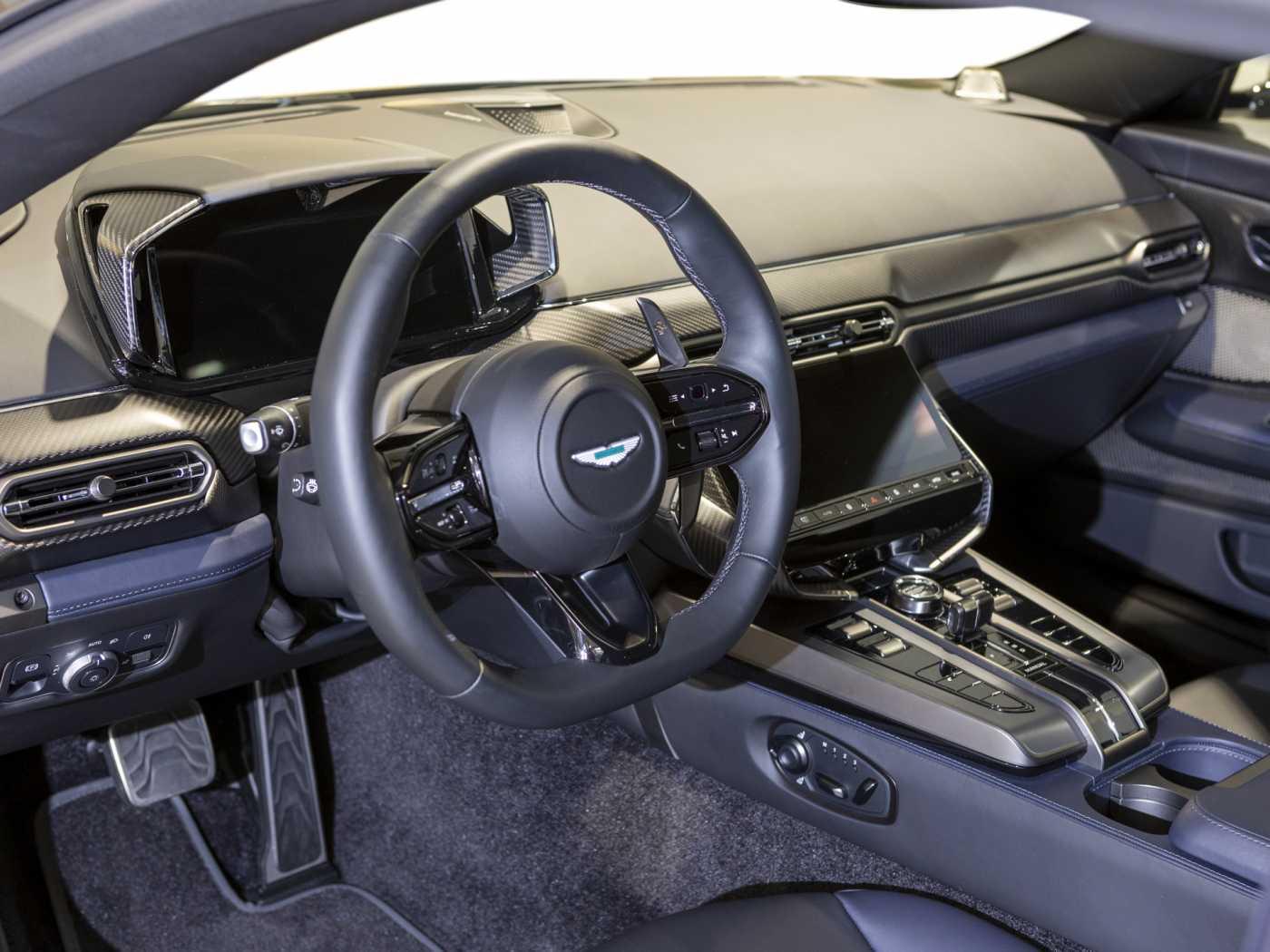 Aston Martin V12 Vanquish -Ultramarine Black-
