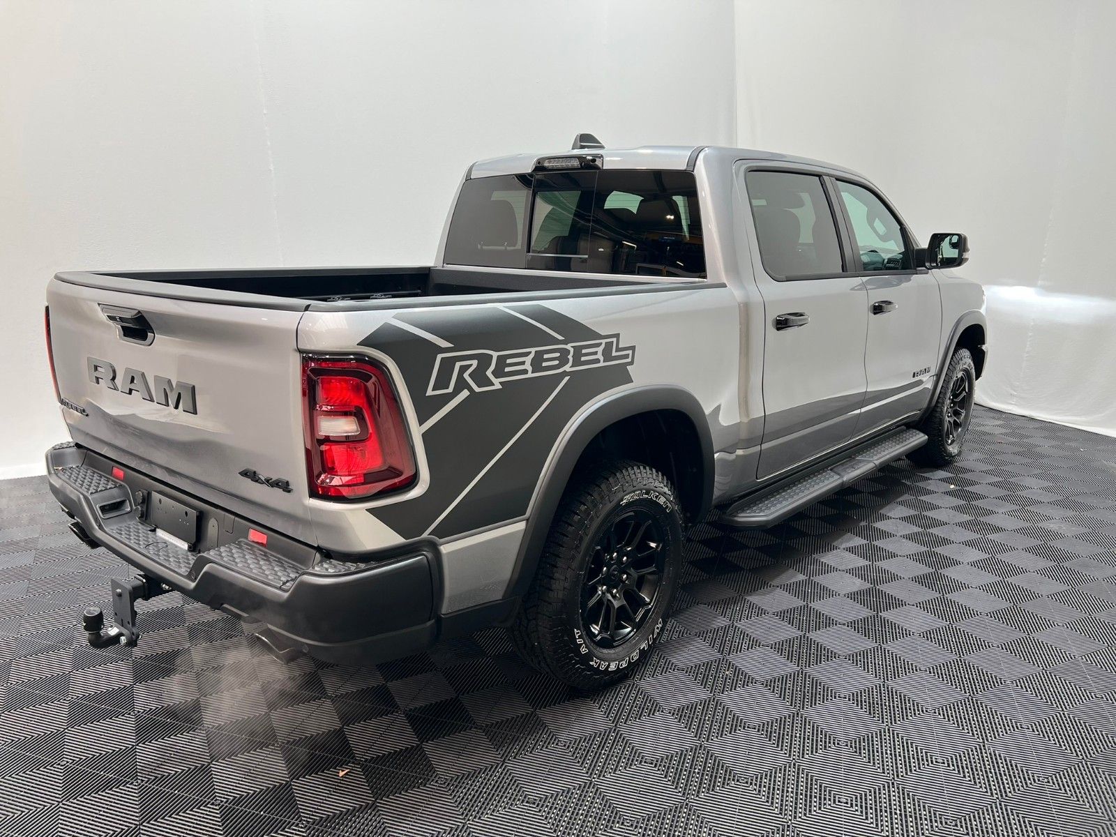 Fahrzeugabbildung Dodge RAM 1500 Rebel Night Premium*LUFT,HUD,PANO,360°*