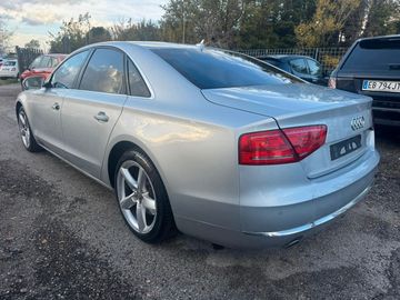 Audi A8 - 6