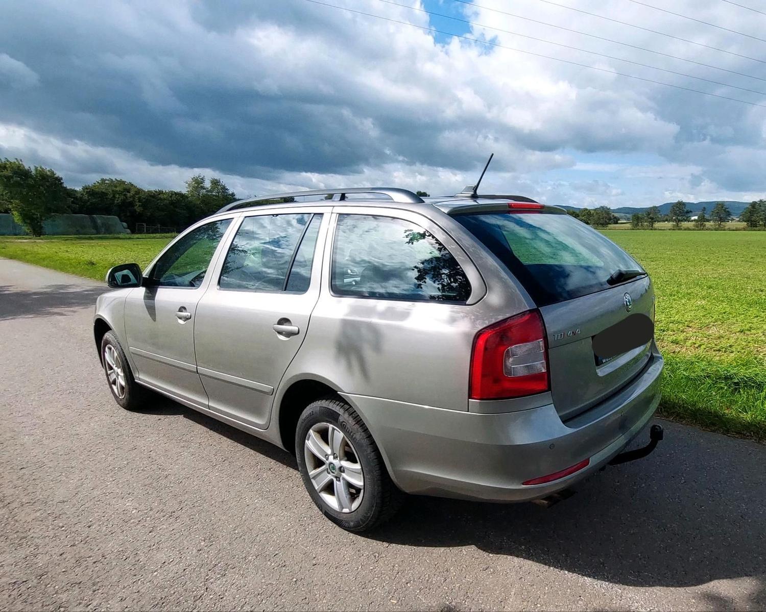 Skoda Octavia 2011 — engine 140 HP (103kW)