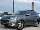 Mitsubishi Outlander PHEV 4WD - gebrauchte Mitsubishi Outlander aus dem Jahr 2014