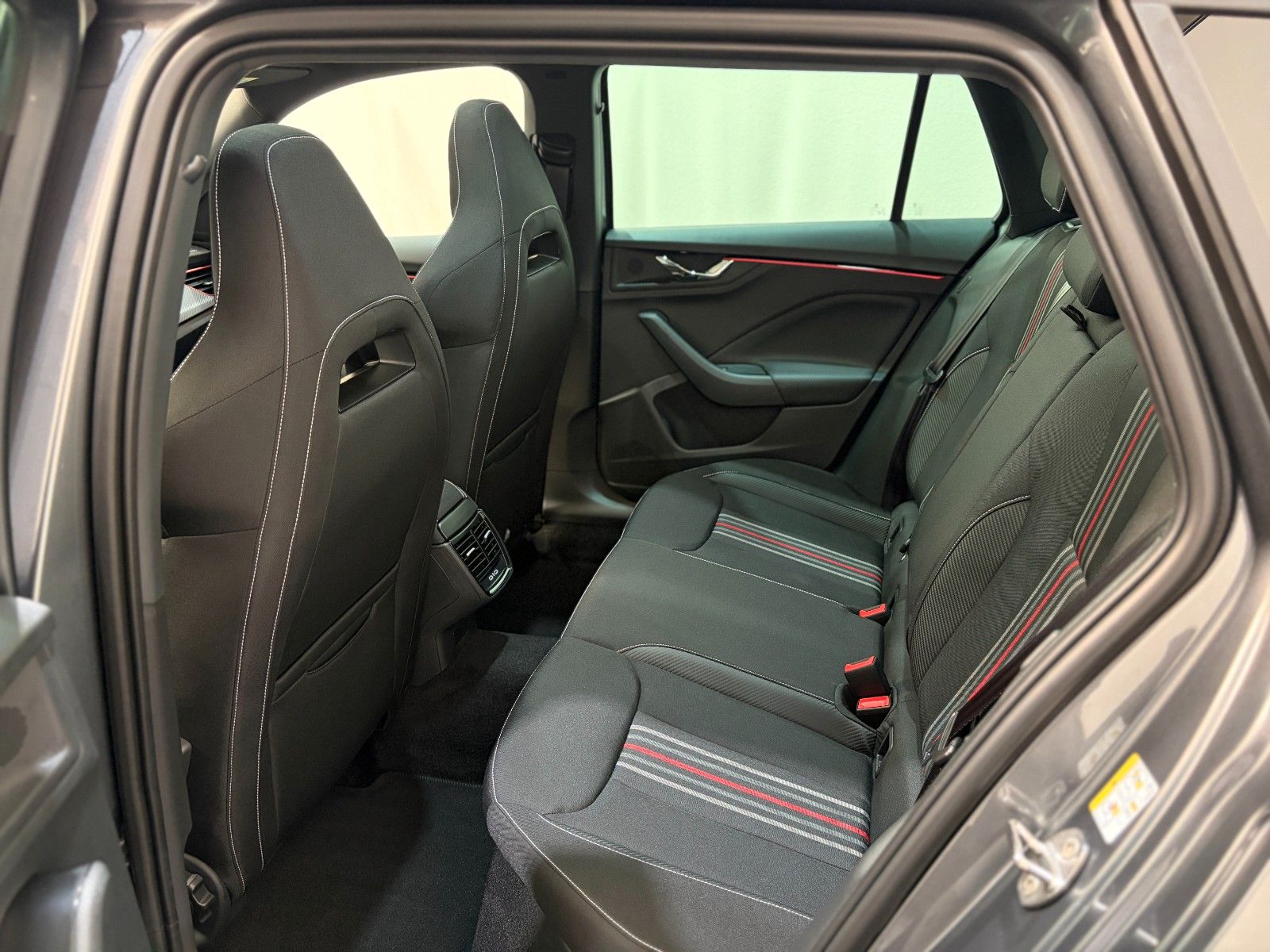Fahrzeugabbildung SKODA Kamiq Monte Carlo / AHK / Matrix