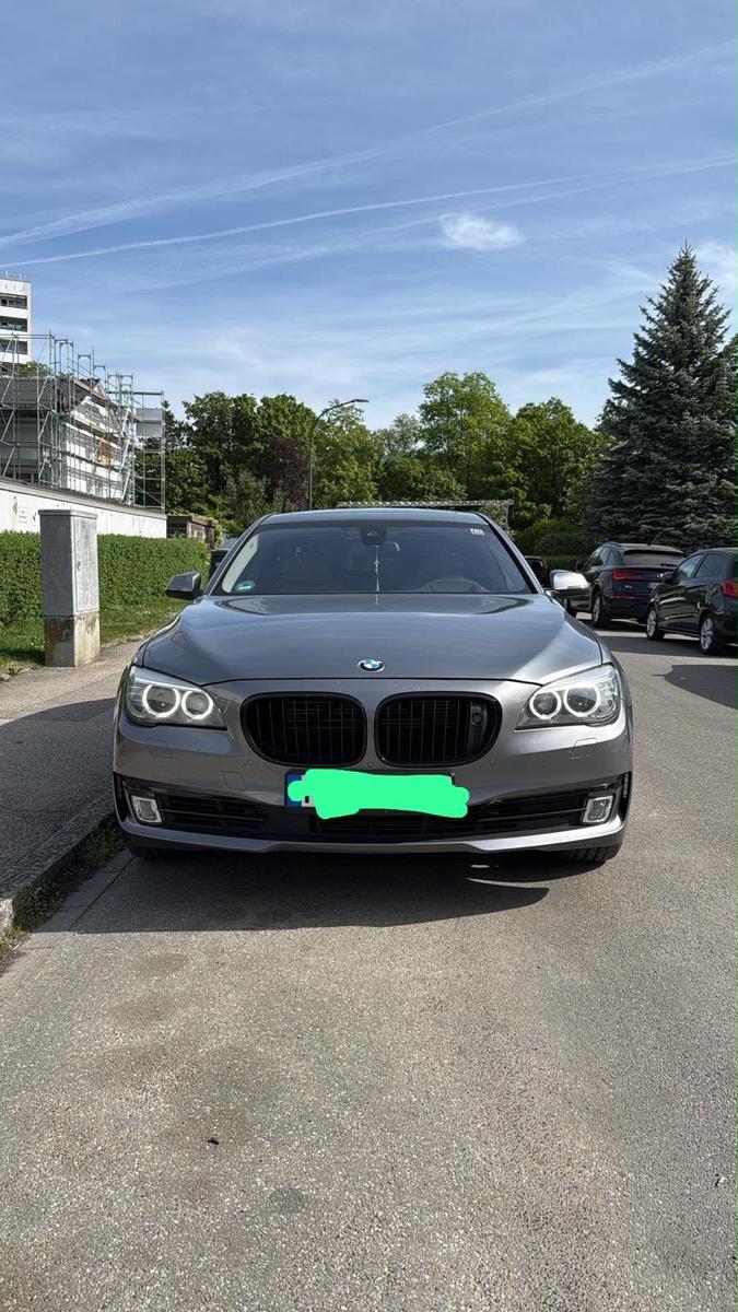 BMW 750