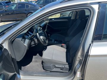 Volkswagen Passat - 10