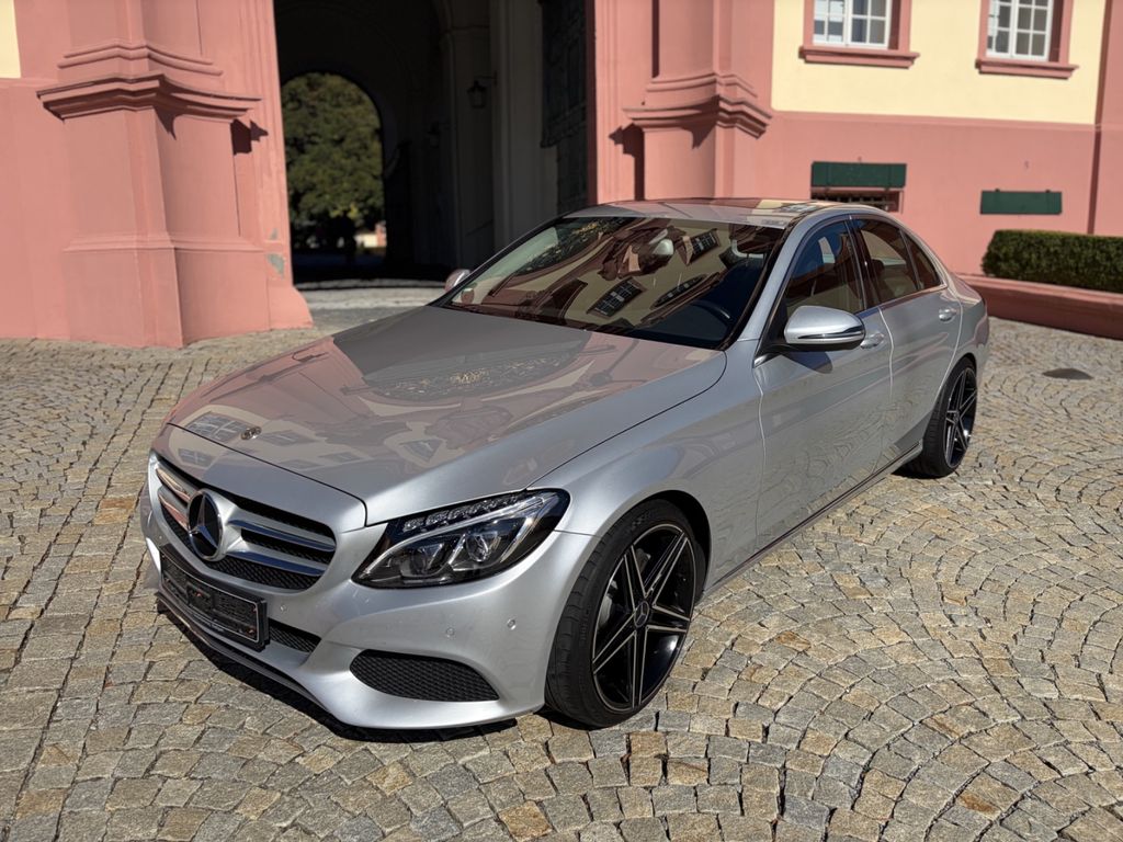 Image of Mercedes-Benz 220