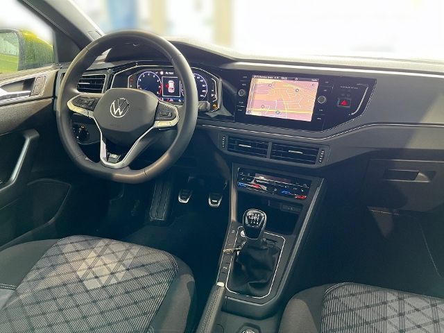 Fahrzeugabbildung Volkswagen Taigo 1.0 TSI R-Line BEATS GJR IQ.LIGHT NAVI