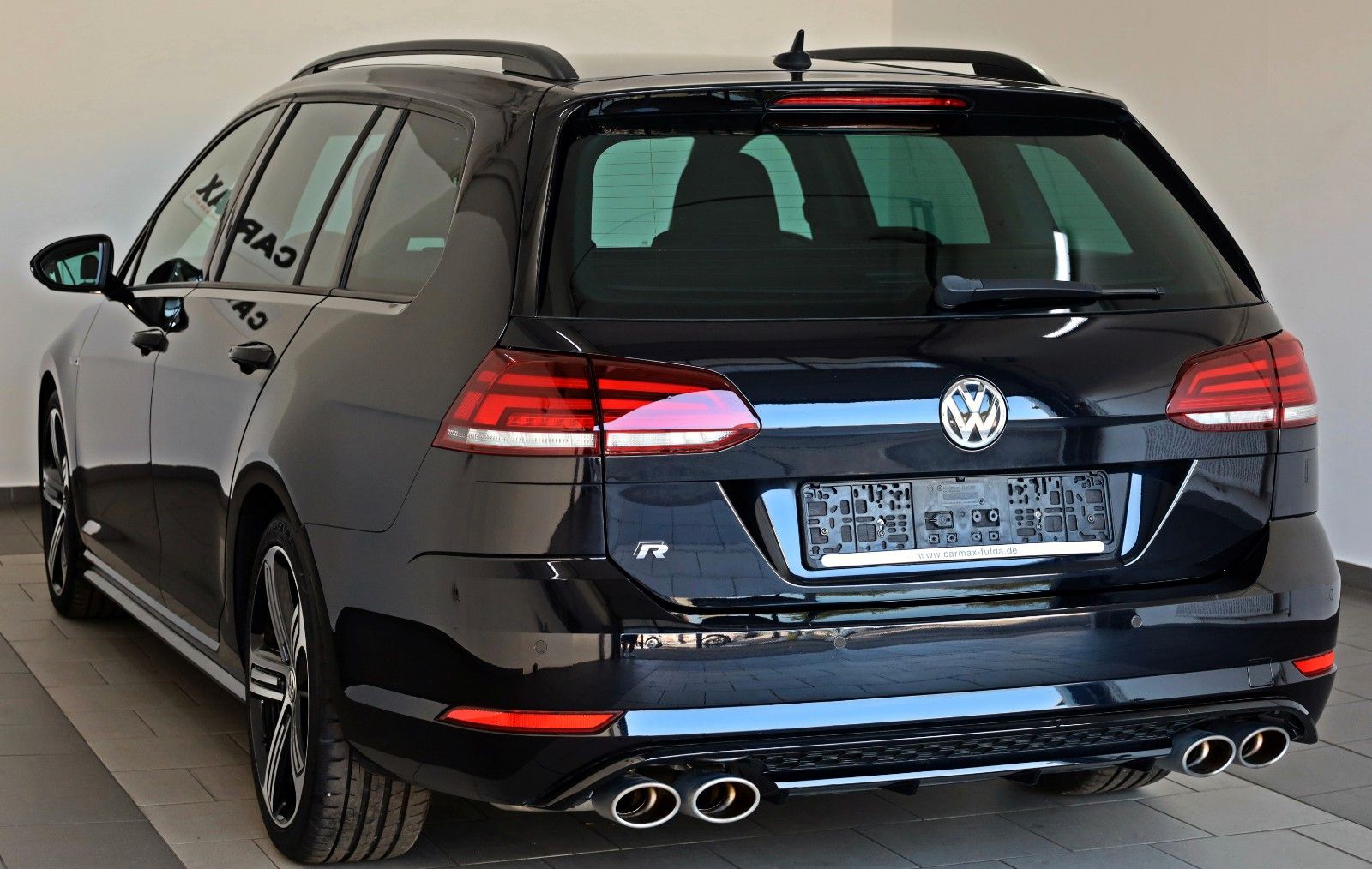 Fahrzeugabbildung Volkswagen Golf VII Variant R 4M Leder,Navi,LED,Kamera,ACC