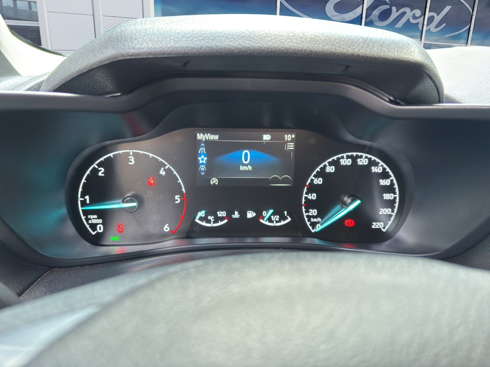 Fahrzeugabbildung Ford Grand Tourneo Titanium