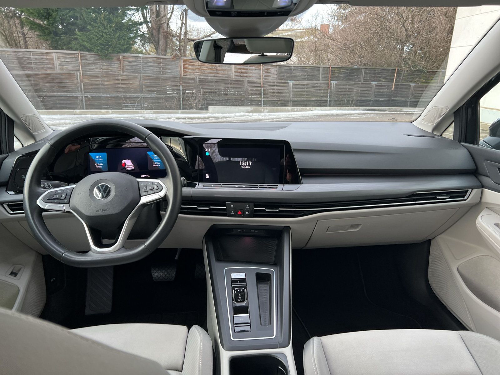 Fahrzeugabbildung Volkswagen Golf VIII 1.4  eHybrid Style MATRIX DCC NAVI