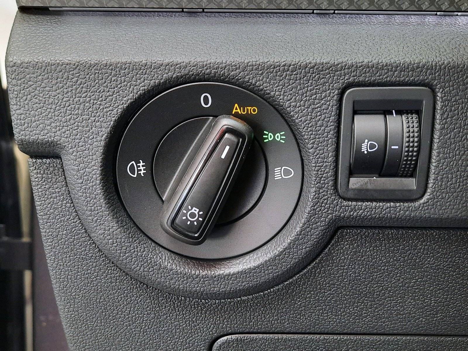 Fahrzeugabbildung Volkswagen T-Cross Move TSI *Navi*Sitzhzg*Einparkh*App-Con*