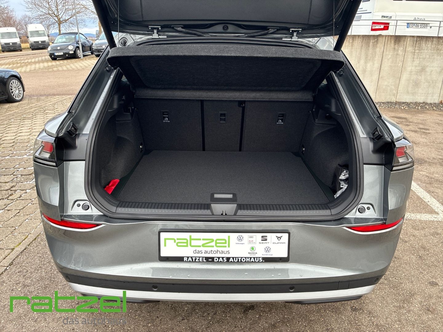 Fahrzeugabbildung Volkswagen T-Roc STYLE 1.5 eTSI AHK+IQ.Light+360°Kam.+PDC