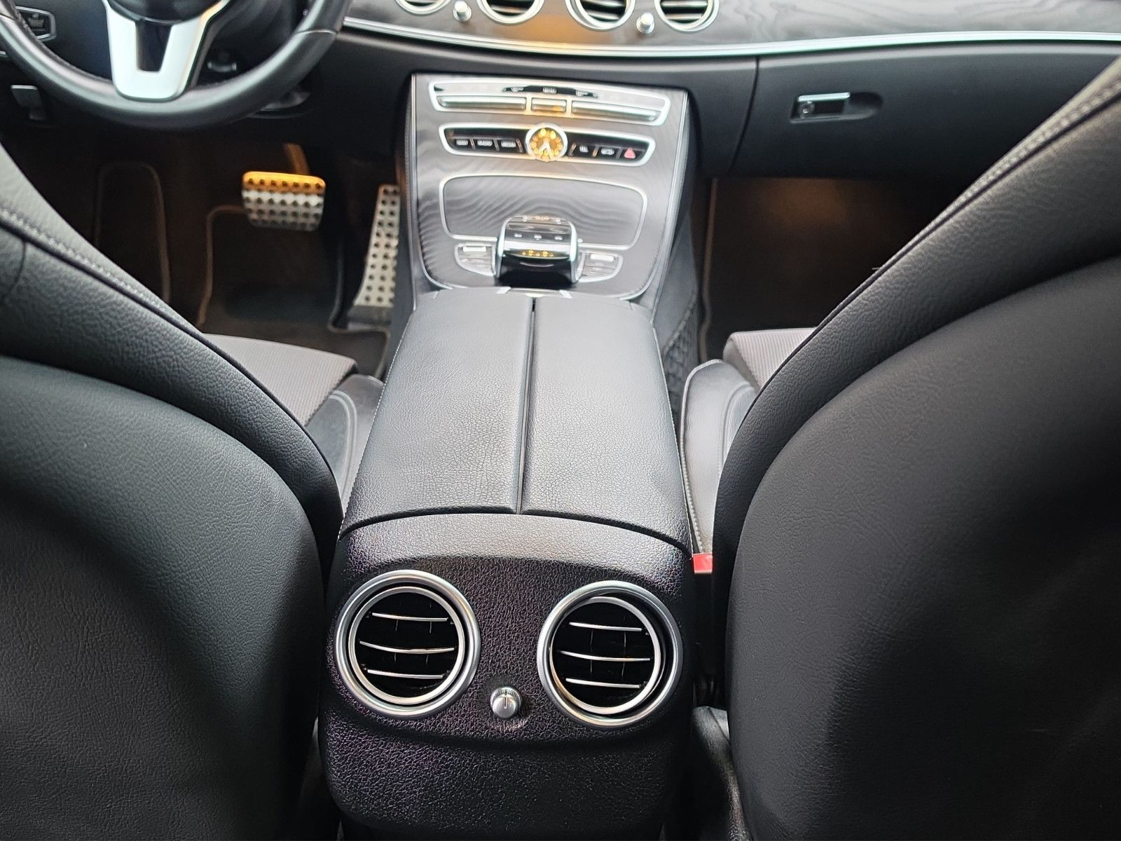 Fahrzeugabbildung Mercedes-Benz E 350 E Limousine Avantgarde Aus 1.Hand