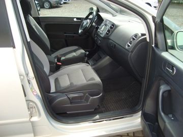 Volkswagen Golf Plus - 9