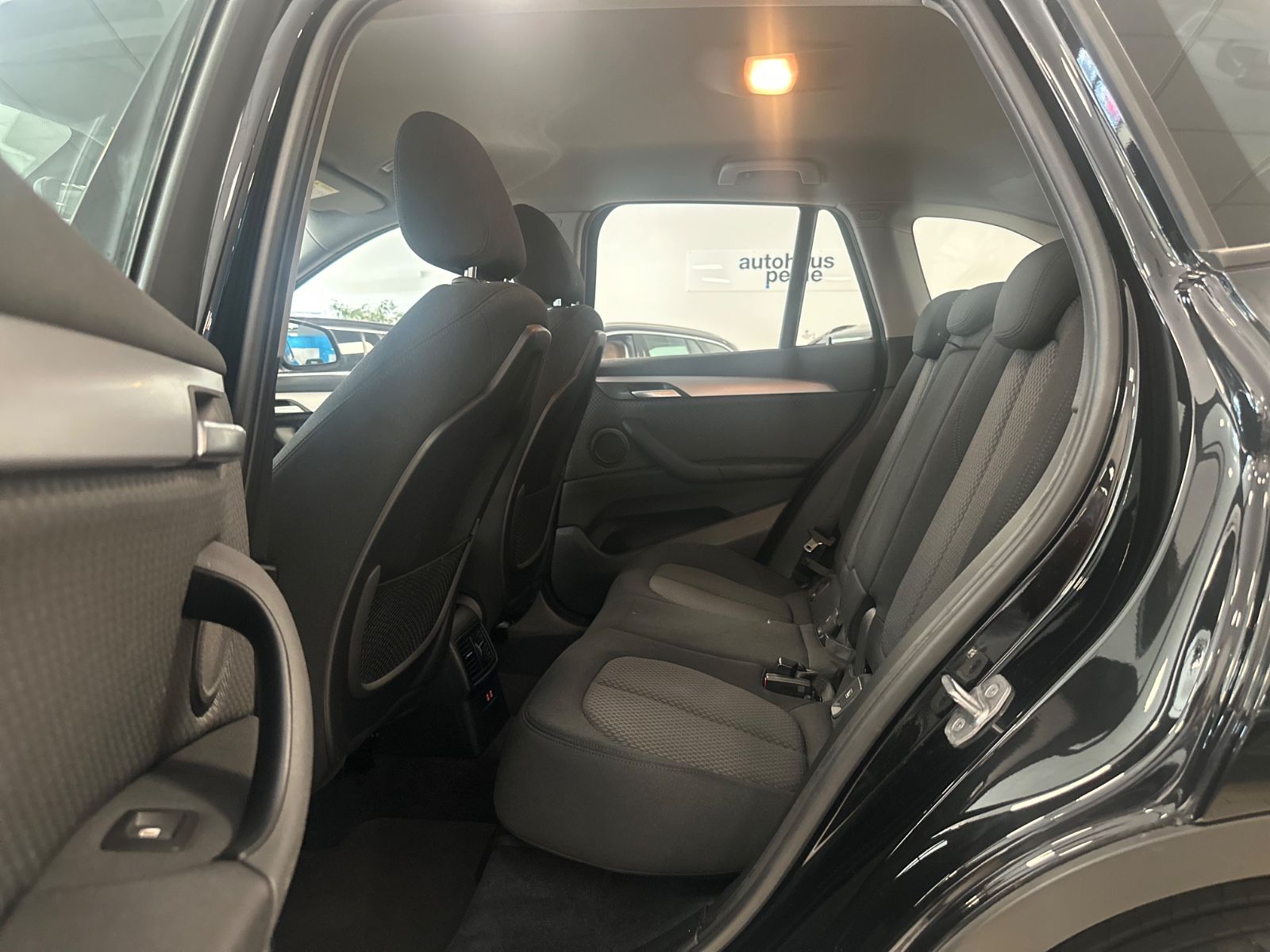 BMW X1 sDrive 18d Advantage Aut/Navi/SitzHz/Tempomat foto 20