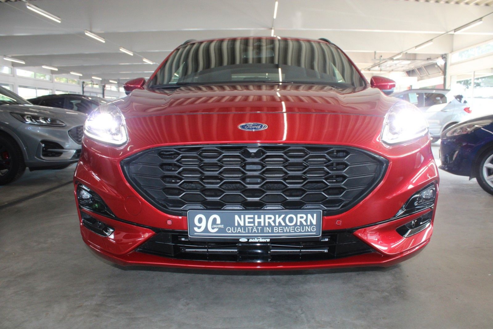 Fahrzeugabbildung Ford Kuga ST-Line X LED AHK B&O HUD ACC WinterPaket