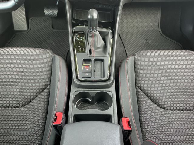 Leon FR 1.4 TSI KLIMA NAV RADIO LED PDC ISOFIX K