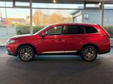 Mitsubishi Outlander Plus 4WD*7-SITZER*AUTOM.*KAMERA*ALU* - Mitsubishi Outlander: Rot