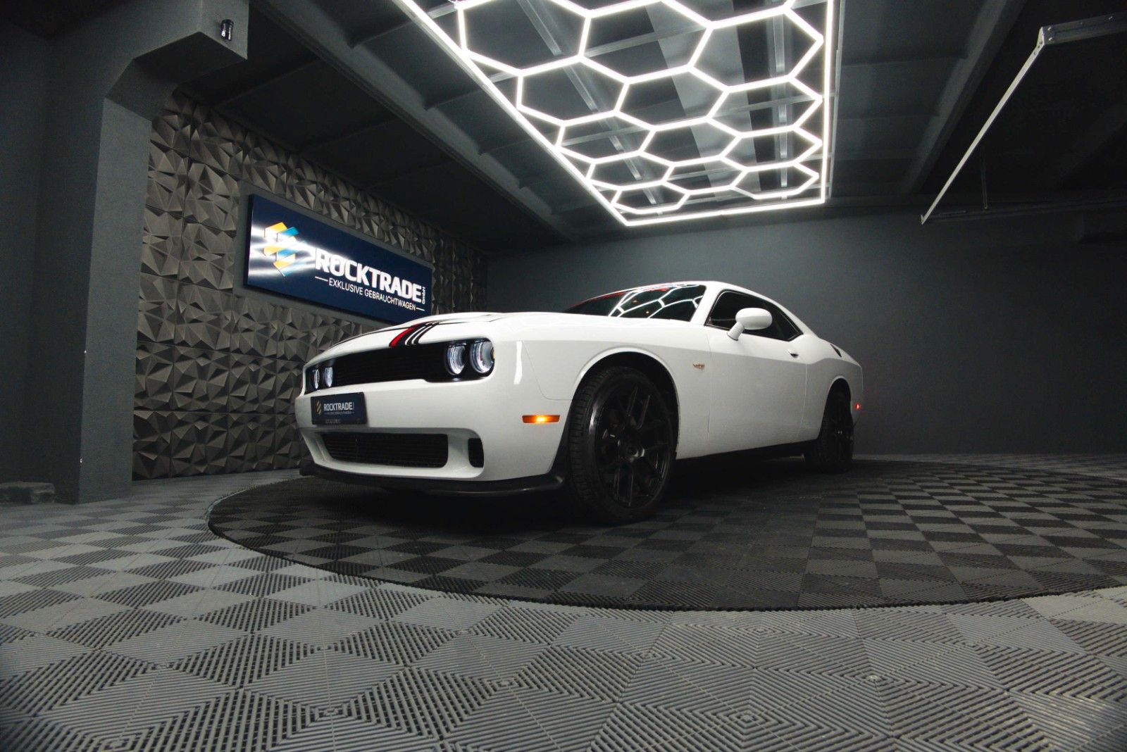 Fahrzeugabbildung Dodge Challenger 5.7 V8 R/T SRT Style *LED*20 Zoll*