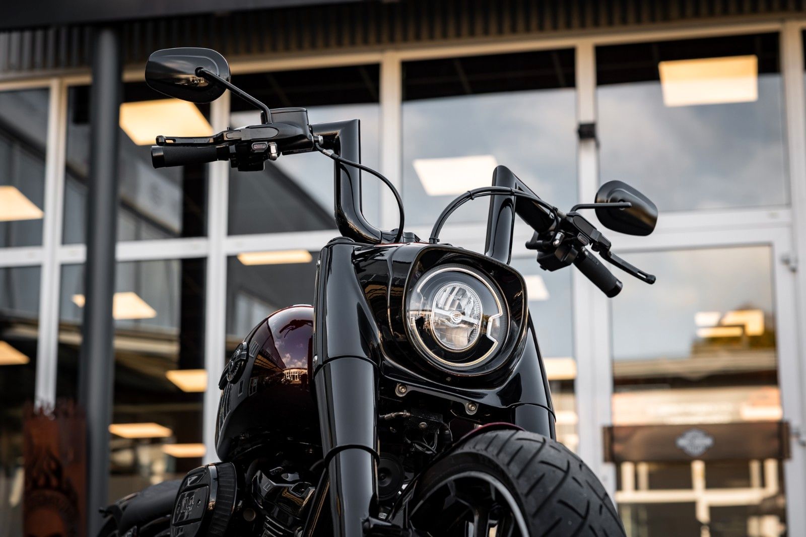 Fahrzeugabbildung Harley-Davidson FAT BOY FLFBS 114 MY24 - JEKILL&HYDE - CUSTOM