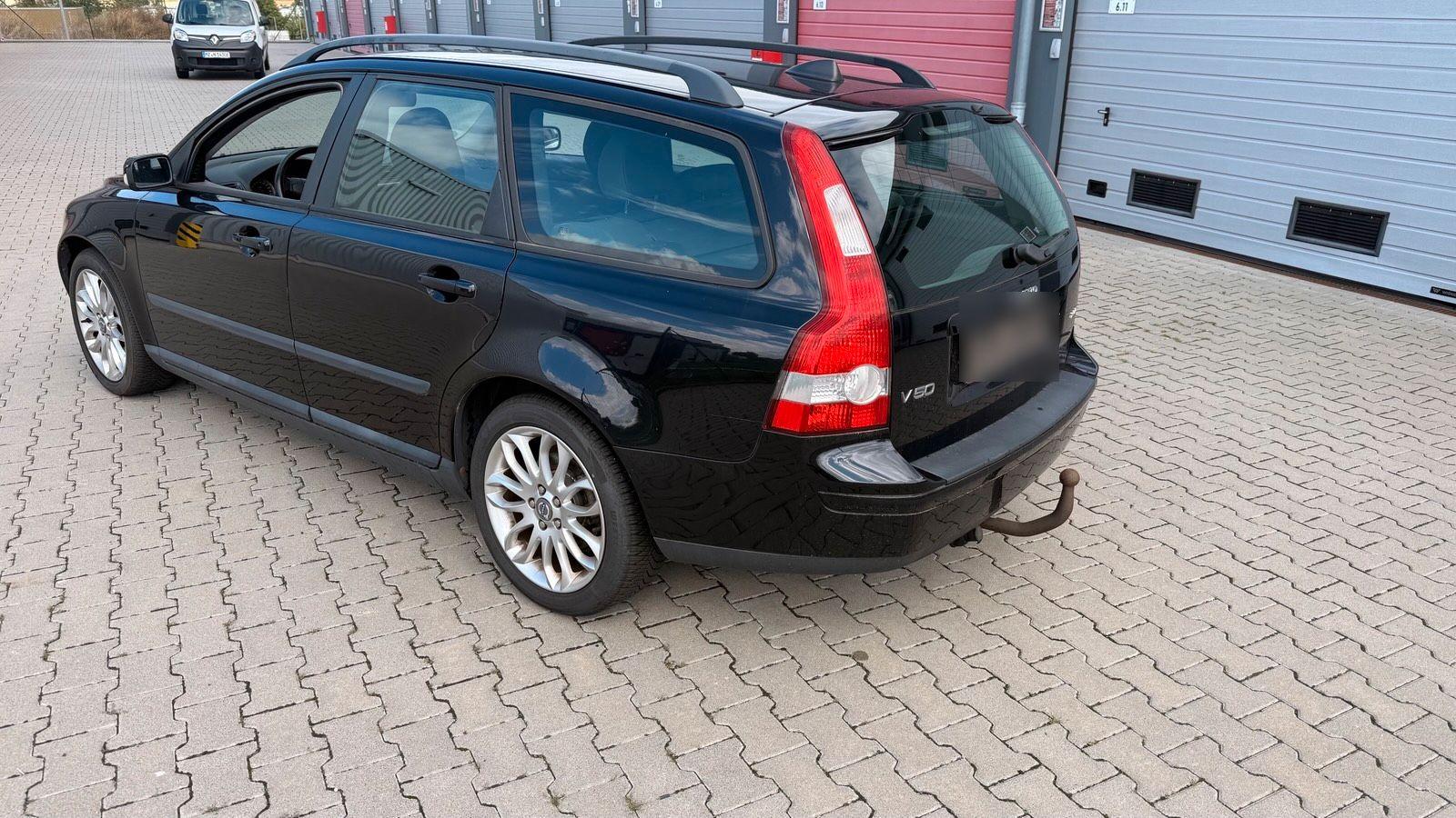 Volvo V50 2005 — engine 136 HP (100kW)