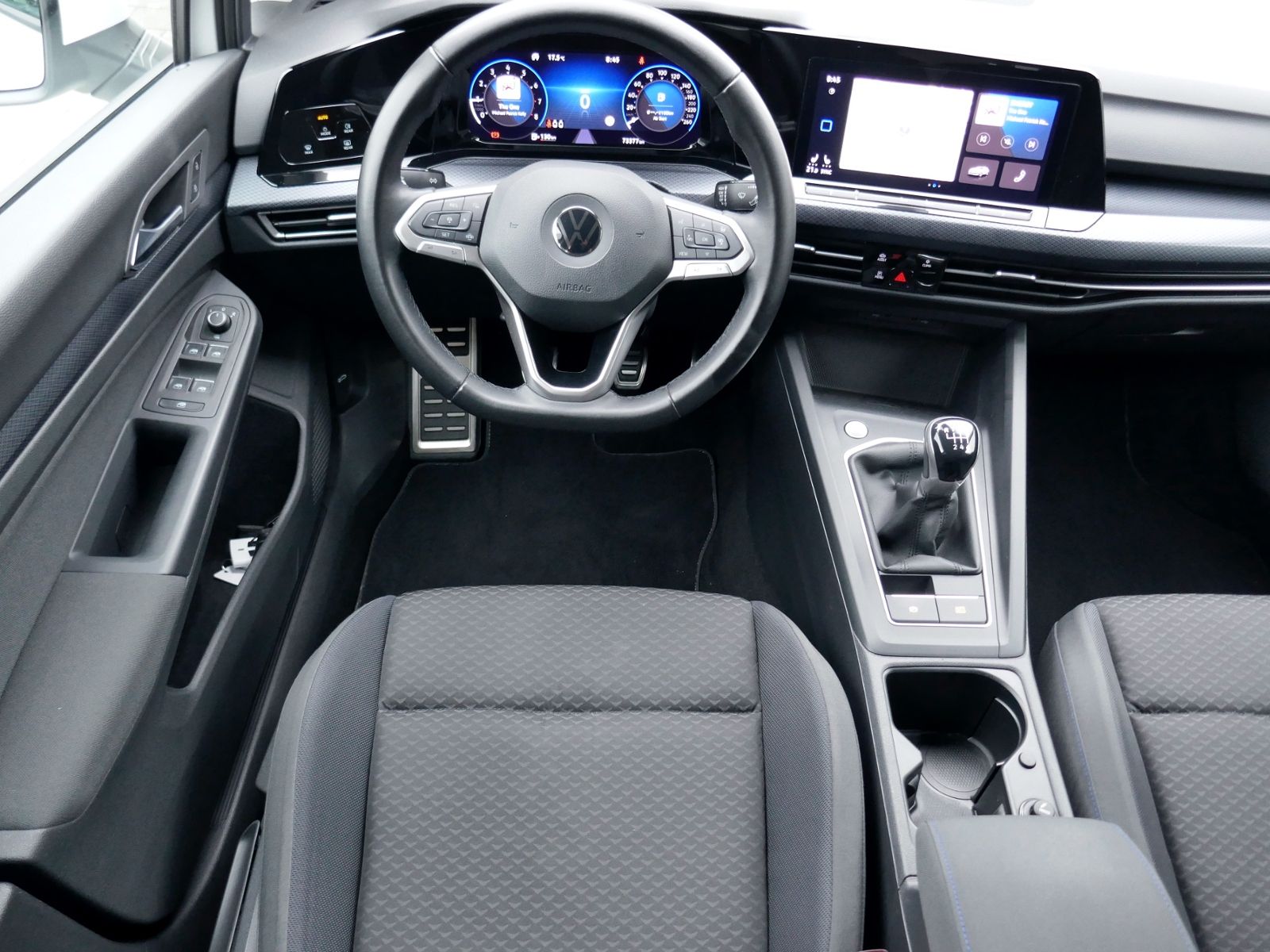 Fahrzeugabbildung Volkswagen Golf VIII UNITED 1.0 TSI | LED PDC Navi App